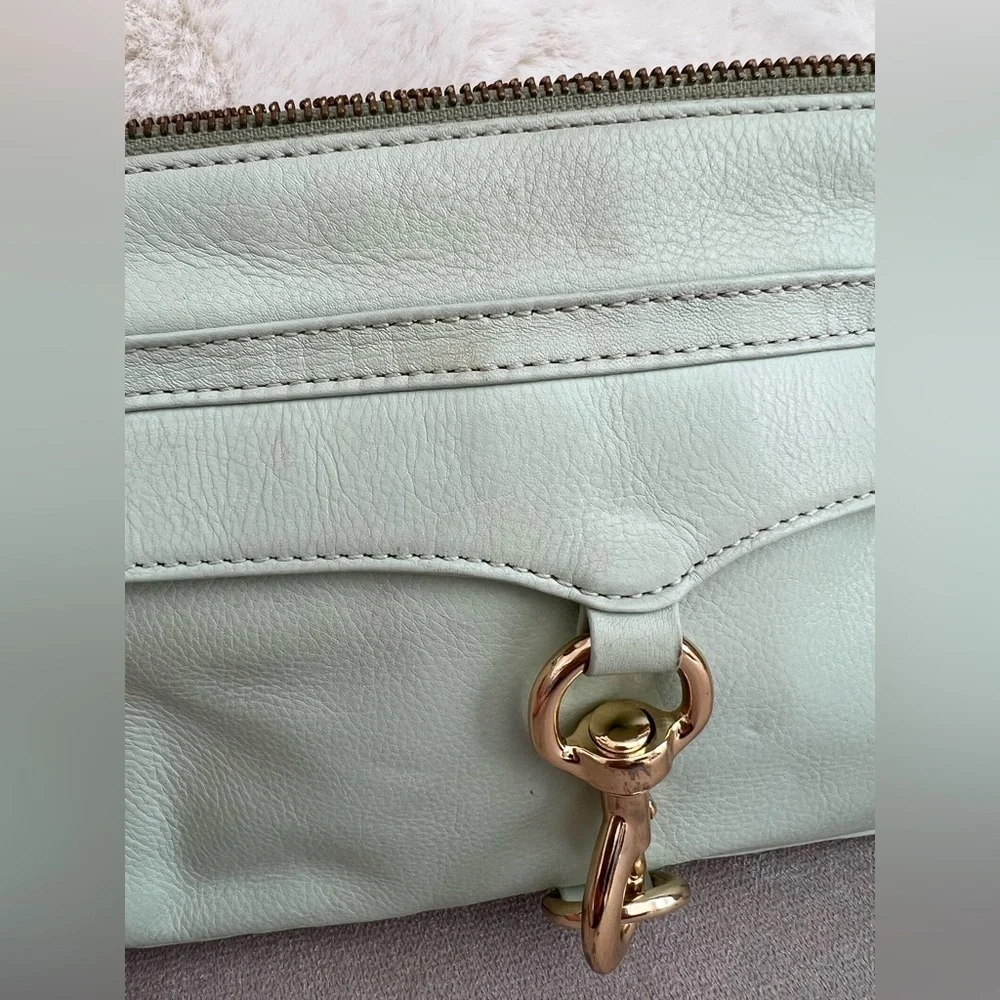 PRE-OWNED REBECCA MINKOFF LEATHER MINI MAC ALOE CLUTCH HANDBAG PURSE.